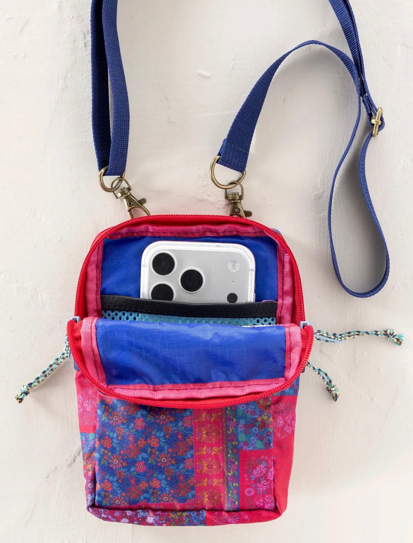 8 in 1 pocket crossbody