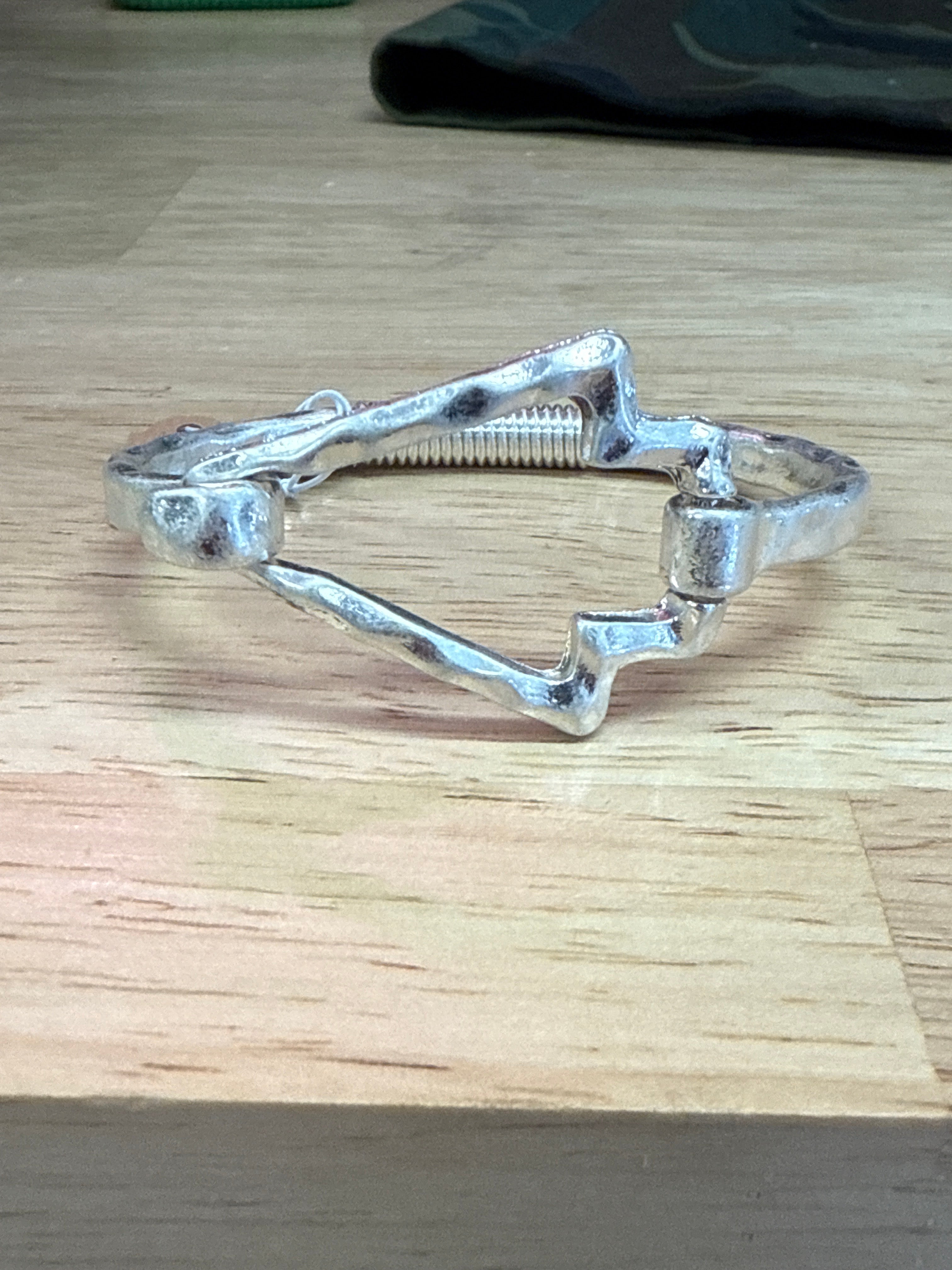 Silver Hammered Arrow Clasp