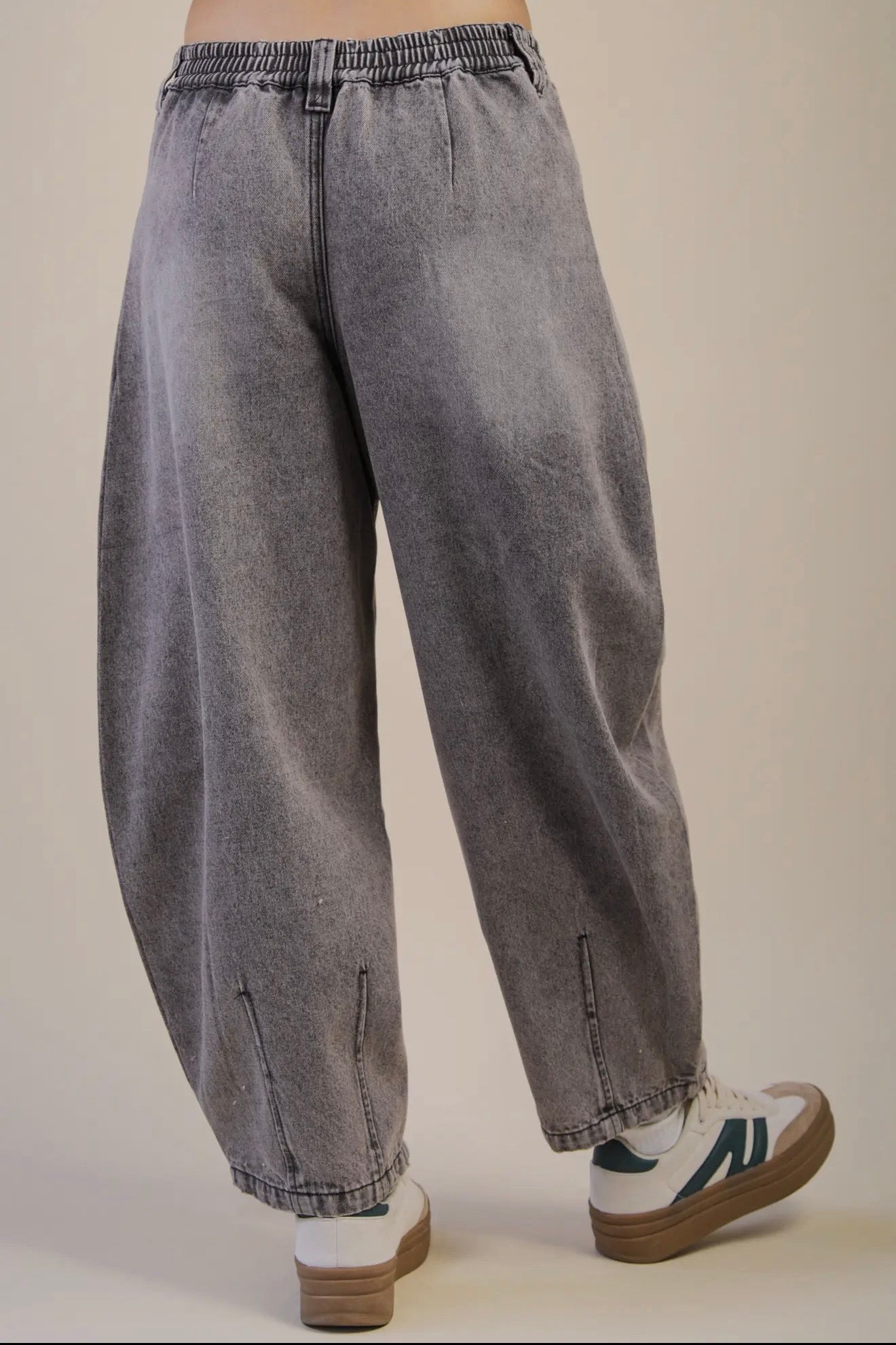 Barrel Acid Wash Jeans