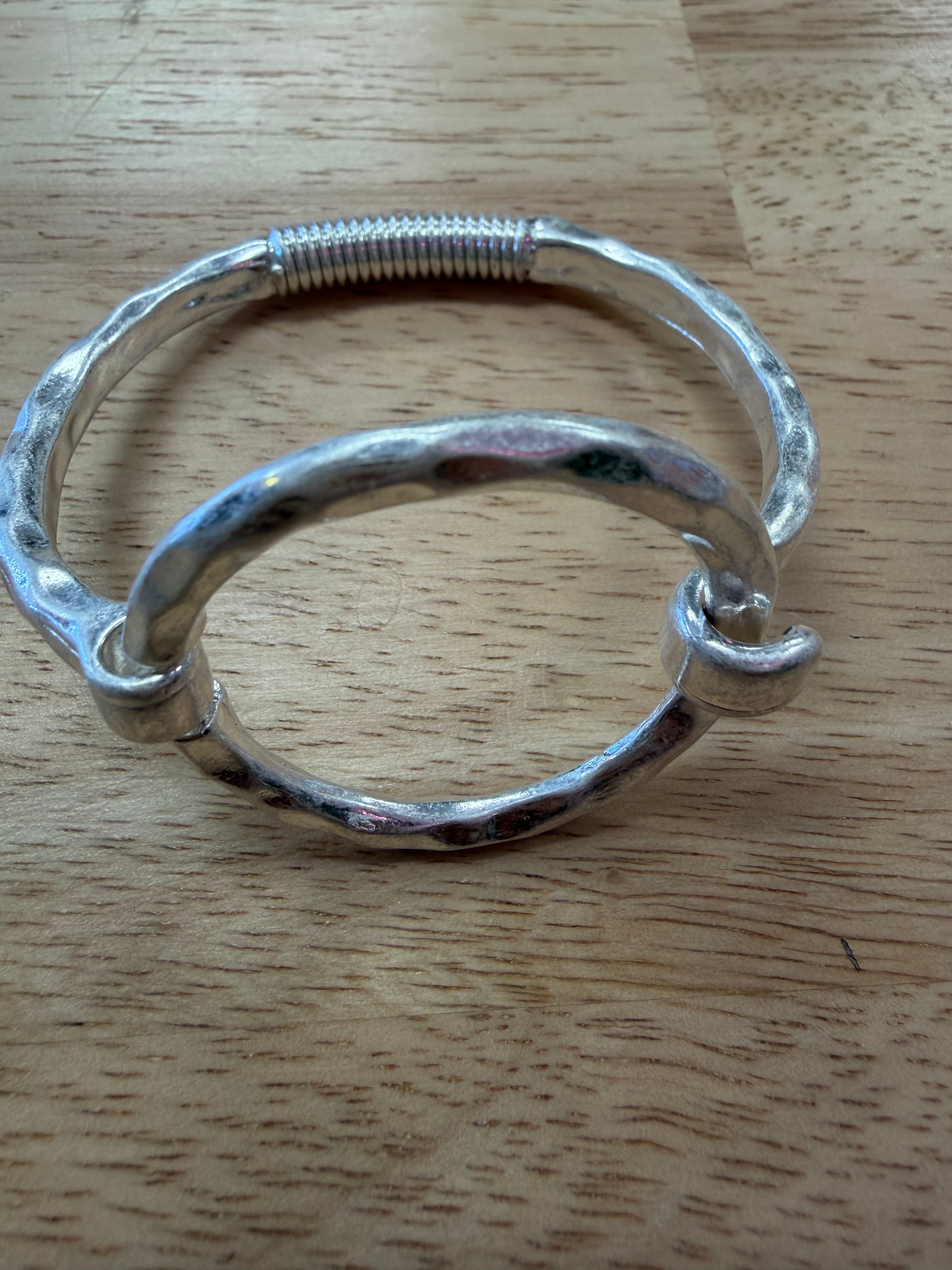 Hammered circle clasp
