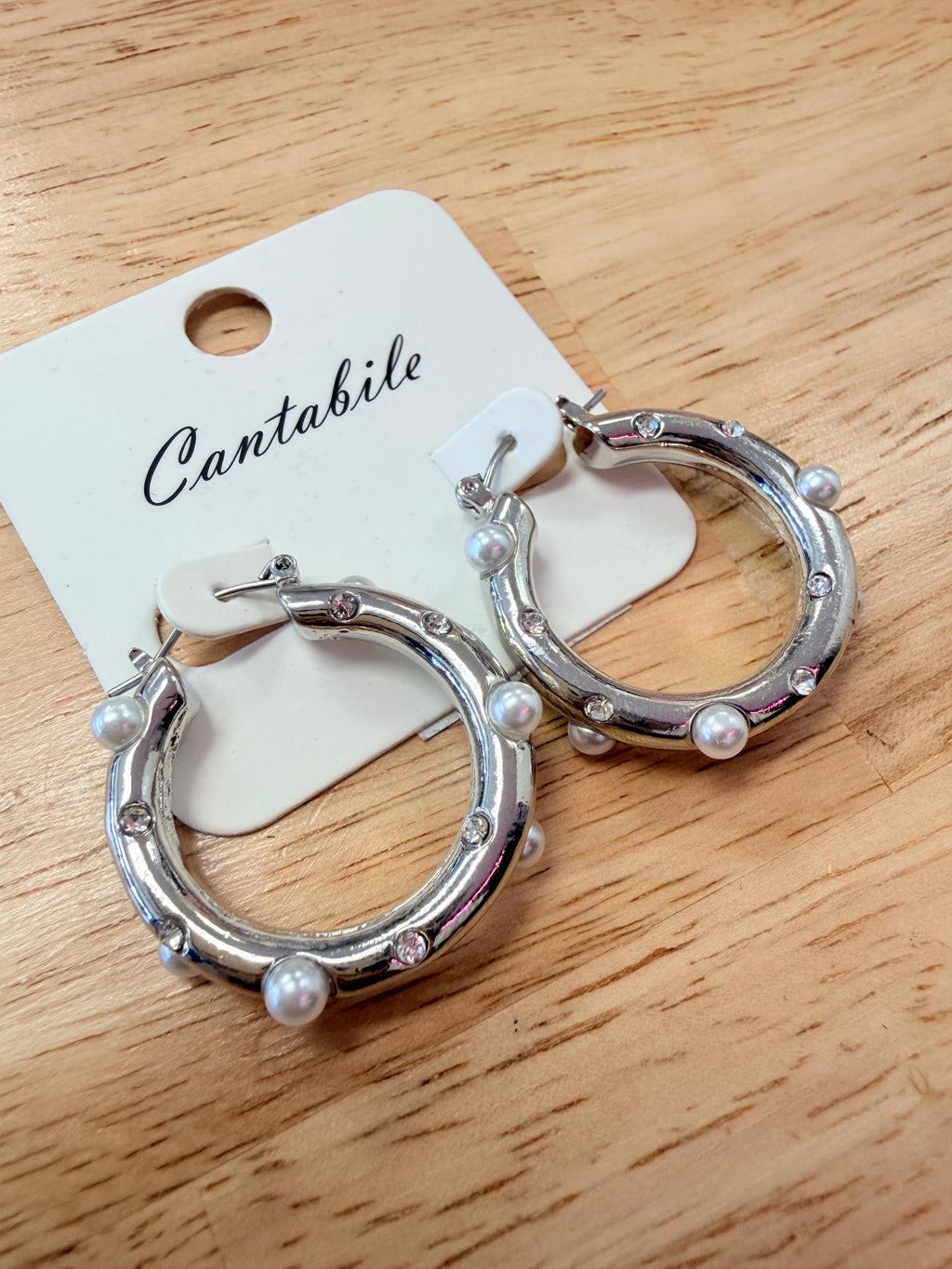 Pearl chunky hoops
