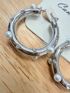 Pearl chunky hoops