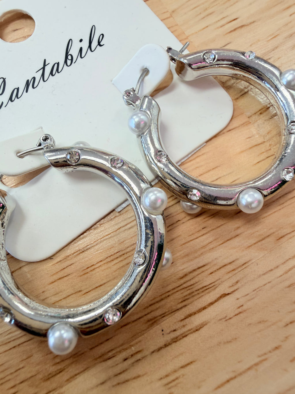 Pearl chunky hoops