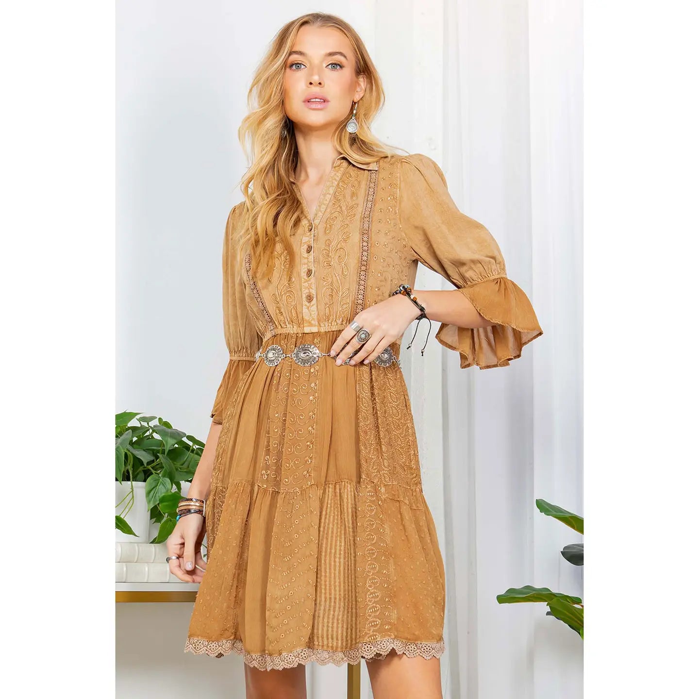 Tiered Lace Detailing Dress Size