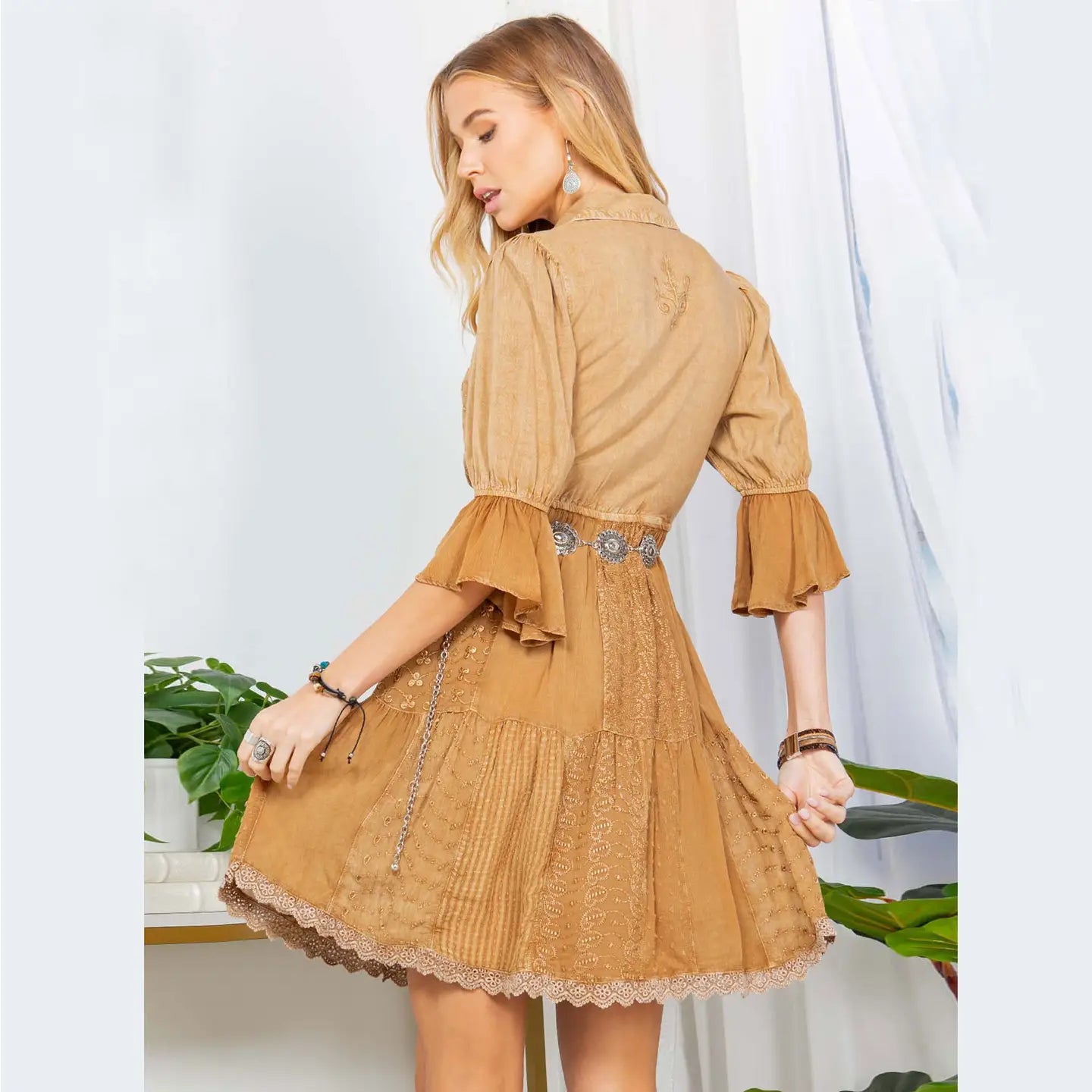 Tiered Lace Detailing Dress Size